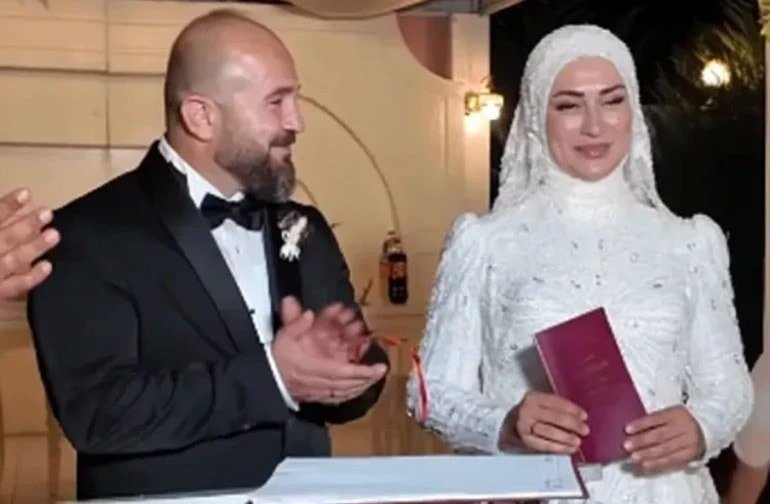 Burak Özçivit kardeşinin düğününe neden katılmadı? Set arasını Bodrum’da geçirdi