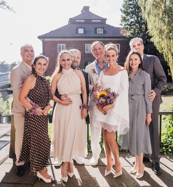 Ceyda Düvenci ve Güçlü Mete Stockholm’de evlendi: İlk nikâh kareleri
