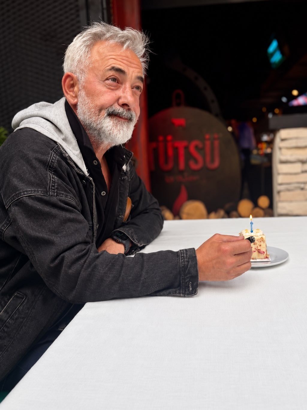 Mehmet Aslantuğ 65. yaşında yalnızlık yorumlarına açıklık getirdi