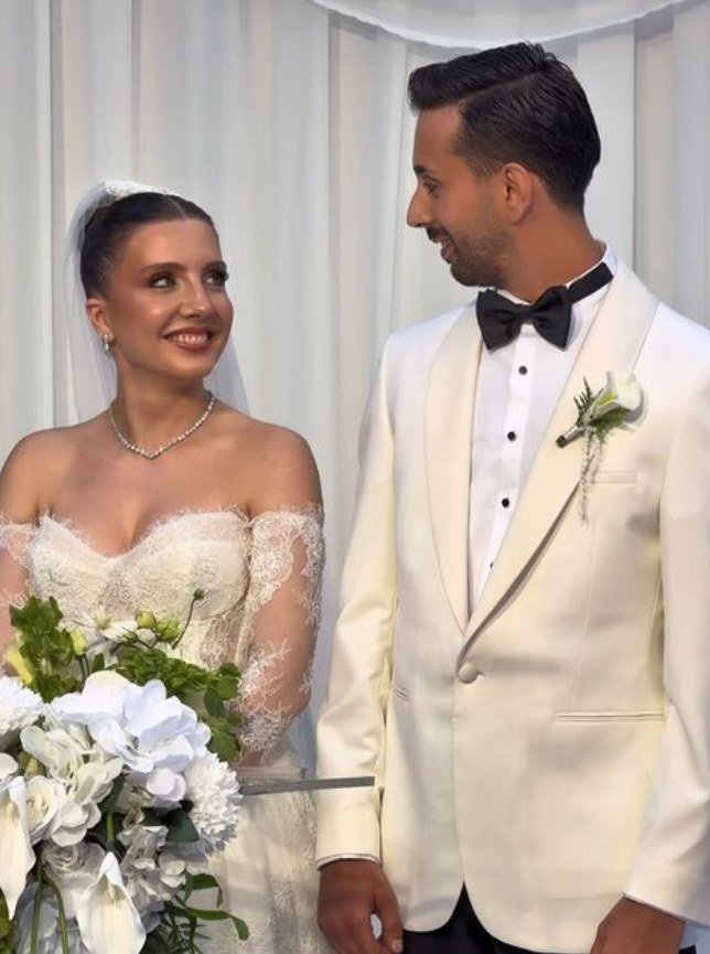 Selena’nın Nazlı’sı Dilara Kurtulmuş evlendi: Eski rol arkadaşları düğünde buluştu