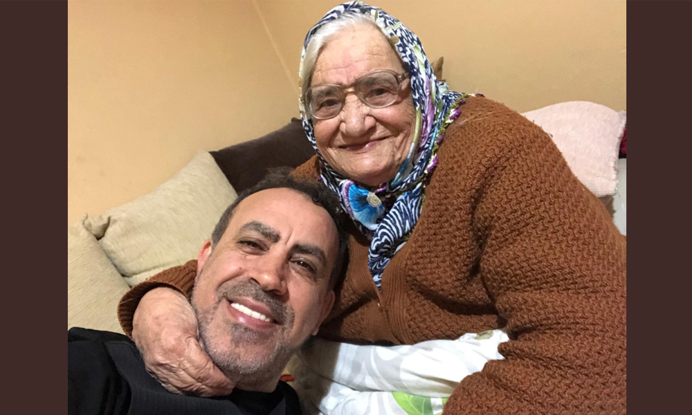 Haluk Levent'in acı günü! Annesini kaybetti.