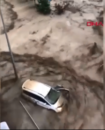  Batı Karadeniz'de sel felaketi: Can kaybı 55'e yükseldi, arama kurtarma çalışmaları sürüyor