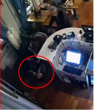 Okan Kurt'un bir kişiye saldırdığı anlar kamerada
