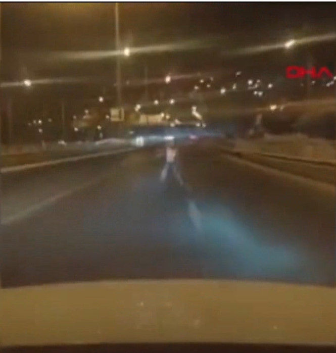 Trafik terörü! Canlı yayın yaparken genç kadını öldürdü