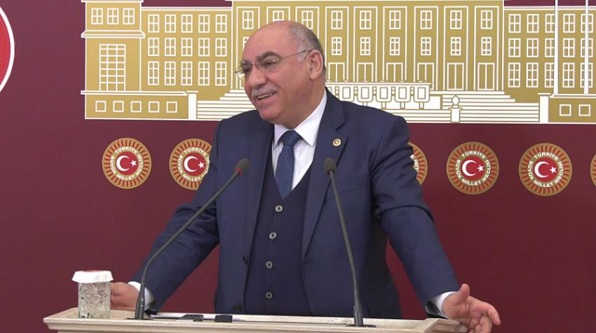 AKP Milletvekili Karahocagil, Enes Kara'nın intiharı sorusuna, "Cemaatlere mal etmek doğru değil. Dış güçlerin ülkemiz içindeki oyunu" dedi.