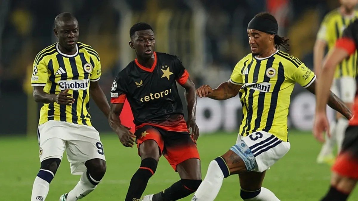 Fenerbahçe, Slavia Prag karşısında 2-0 öne geçtiği maçta 2-2 kaldı