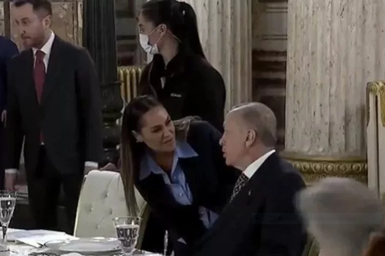 Cumhurbaşkanı Tayyip Erdoğan'ın verdiği iftar yemeğine ünlü isimler böyle geldi