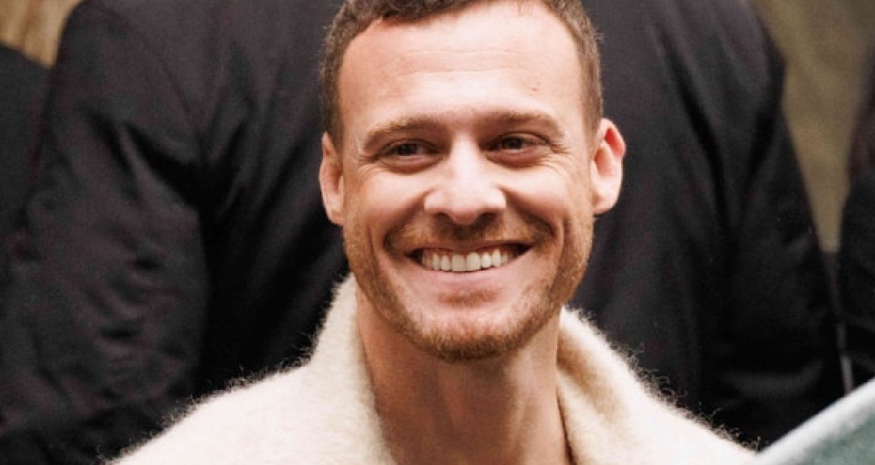 Kerem Bürsin boyun fıtığı ameliyatı geçirdi: Hastane paylaşımı dikkat çekti