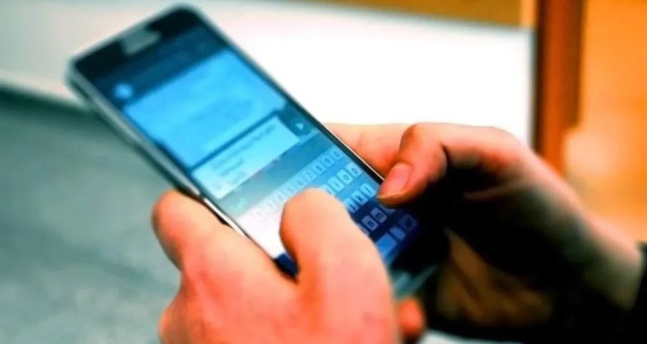 Kuzey Kore’nin Haeyang 701 telefonu 5 dakikada bir ekran görüntüsü alıyor