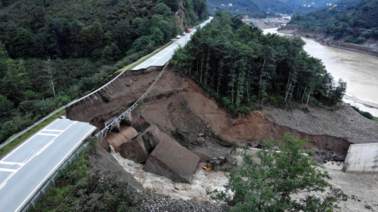 Giresun'da sel felaketi! 5 kişi hayatını kaybetti