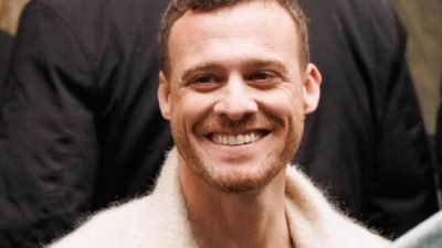 Kerem Bürsin boyun fıtığı ameliyatı geçirdi: Hastaneden paylaşım