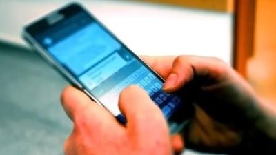 Kuzey Kore’nin Haeyang 701 telefonu 5 dakikada bir ekran görüntüsü alıyor