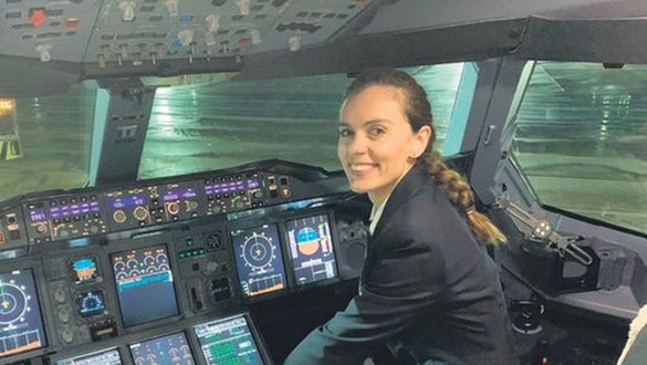 Dünyanın en büyük yolcu uçağının ilk Türk kadın pilotu A380’i uçuran ilk Türk kadın pilot oldu