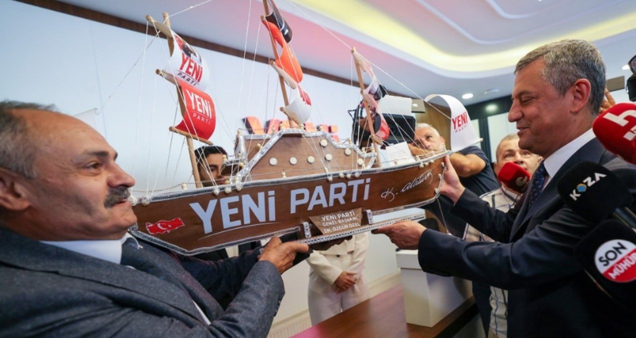YENİ Parti’ye 18 günde 600 bini aşkın üye: Özgür Özel hedefini açıkladı